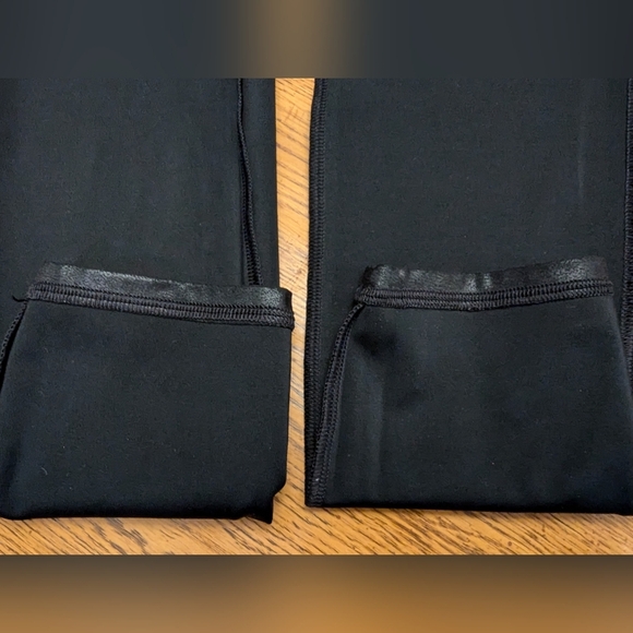 Spanx NWOT  faux ‘leather’  shiny stretch leggings, XL fit M/L - Picture 12 of 15